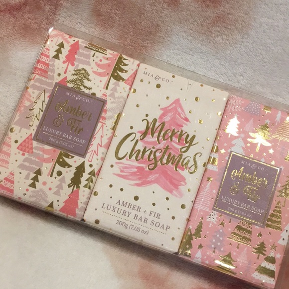 Mia & Co Christmas Holiday Scented Amber & Fir Luxury Soap Bar Set of Three NWT - Picture 1 of 16